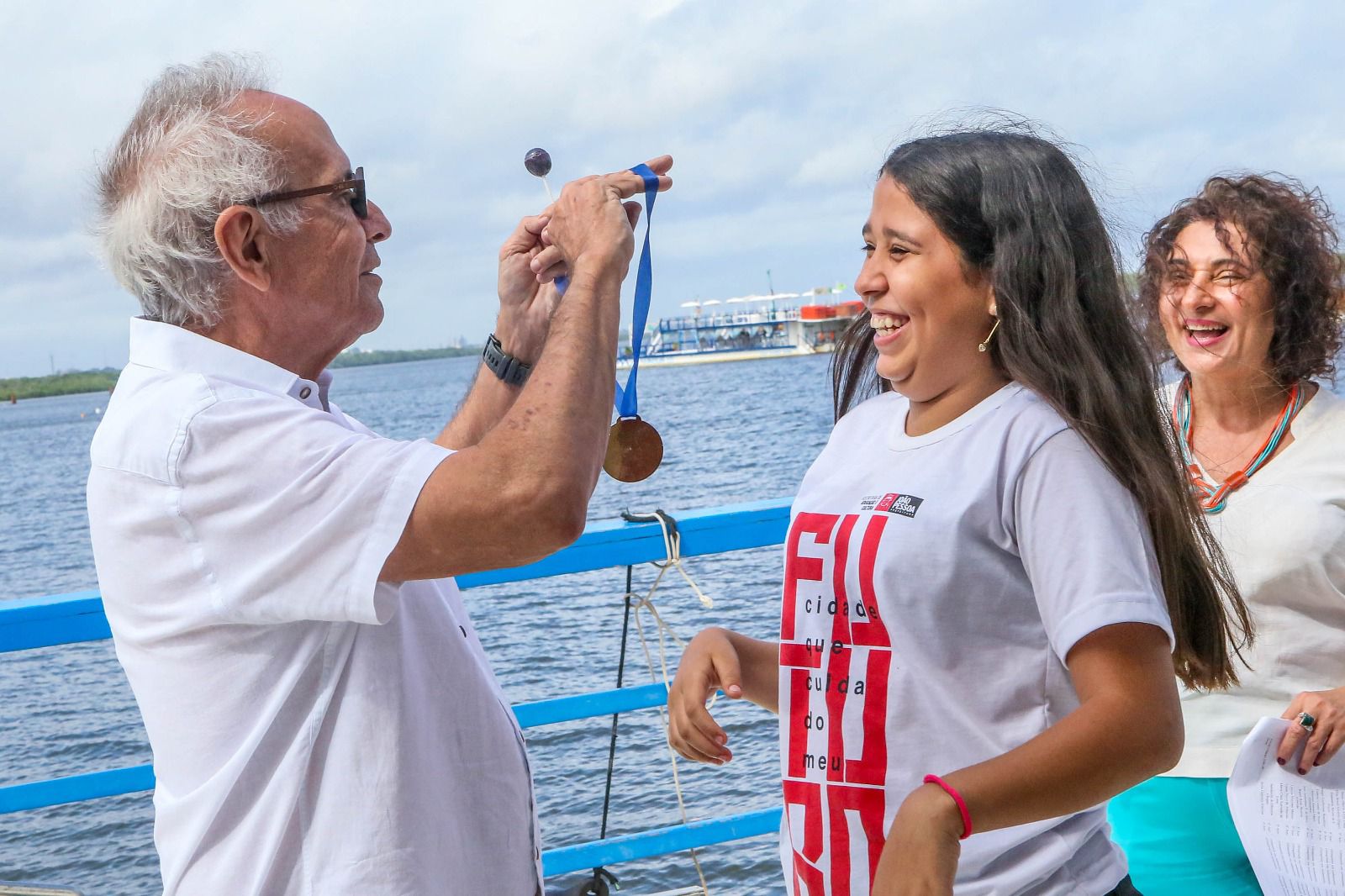 Fortalecendo talentosCícero Lucena destaca avanços da educação e parabeniza alunos do Município premiados em Olimpíadas de História e de Inglês