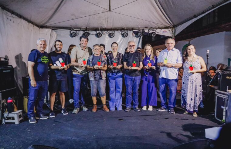 Cicero Lucena celebra aniversário do Bessa com investimentos em iluminação inteligente, câmeras e integração dos parques na região