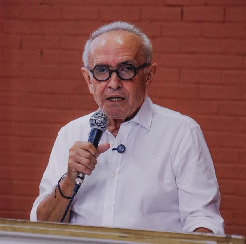 Cícero Lucena anuncia antecipação de segunda parcela do 13° salário e dinheiro já está na conta
