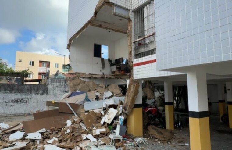 No BessaDefesa Civil interdita prédio após desabamento de parte da estrutura