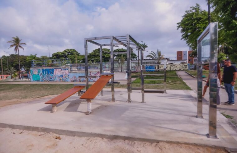 Cícero Lucena entrega equipamentos de calistenia em cinco praças e parques de João Pessoa