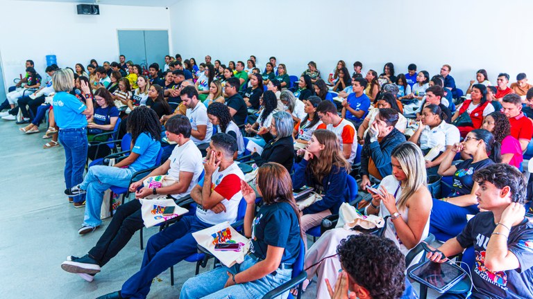 Saúde da Paraíba realiza ações em escolas estaduais para prevenir gravidez na adolescência